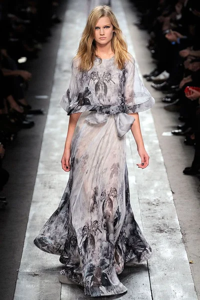 Look 37